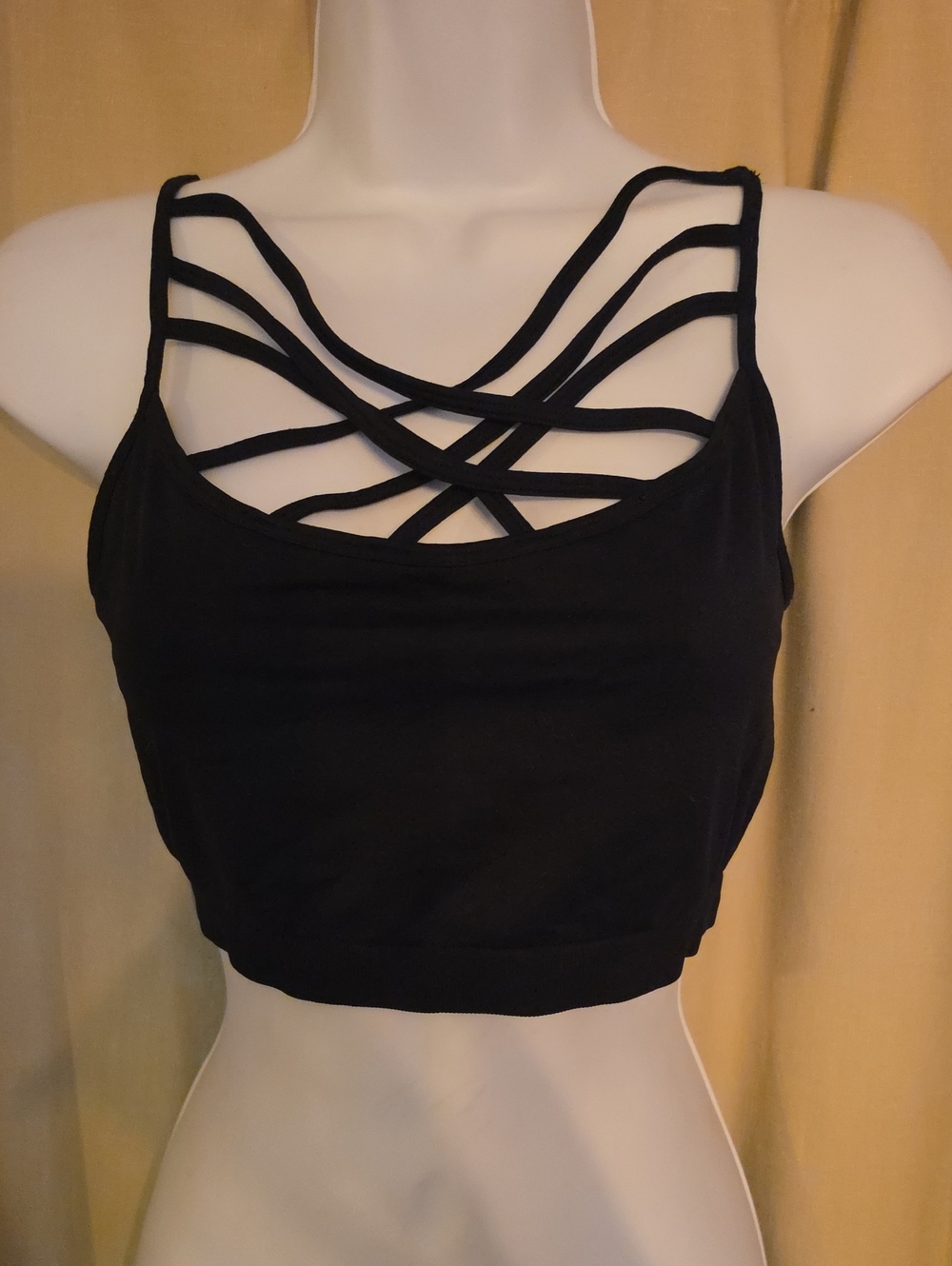 Zenana Outfitters Black Strappy Cropped Sports Bralette
